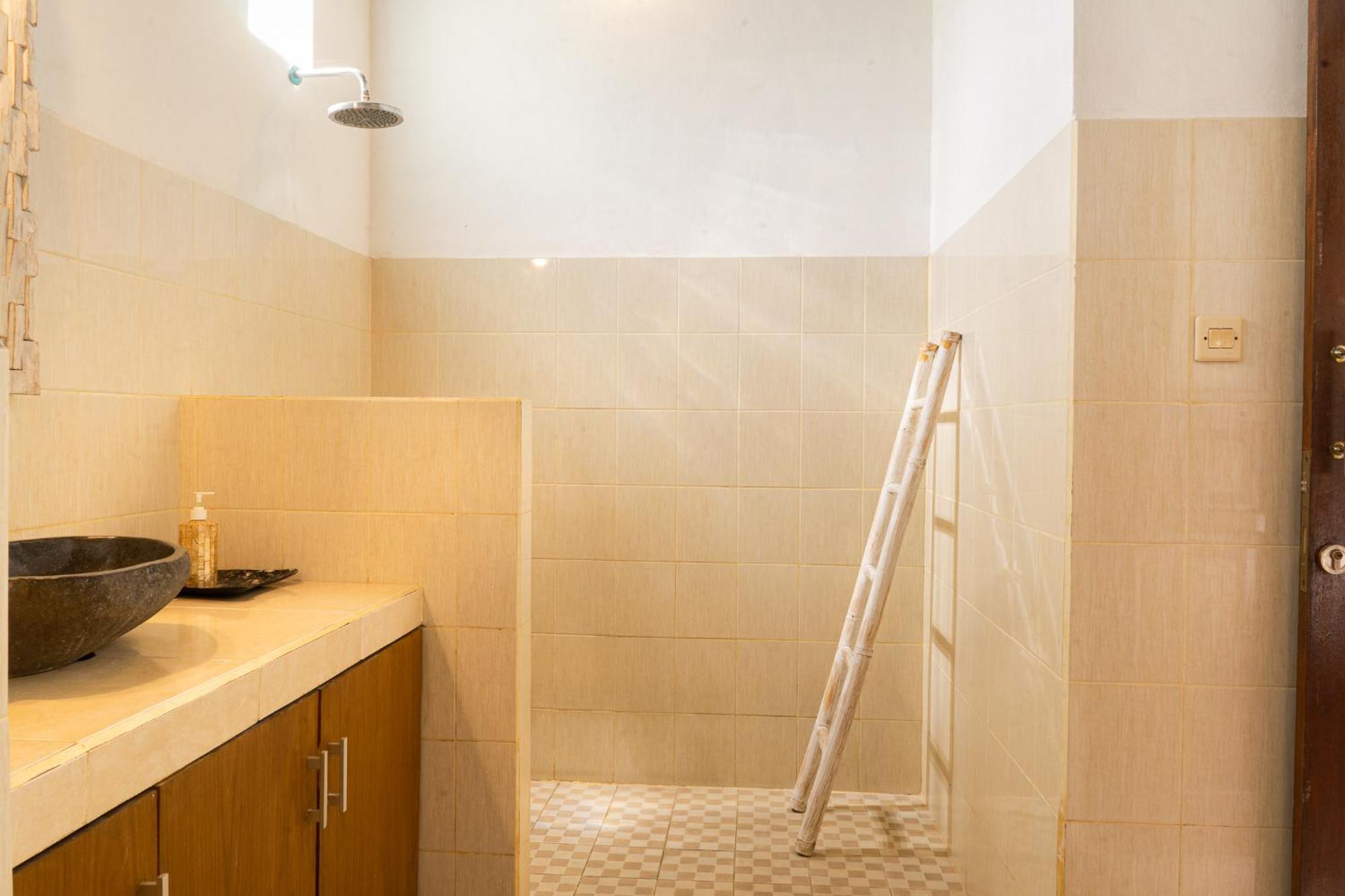 Villa Salya - 3Br - Private Pool - 1Min Walk To La Favela! Seminyak  Ngoại thất bức ảnh